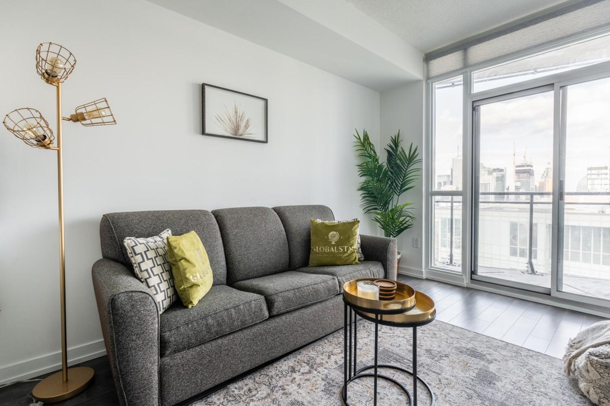 Globalstay Elegant Downtown Apartments Toronto Exterior photo