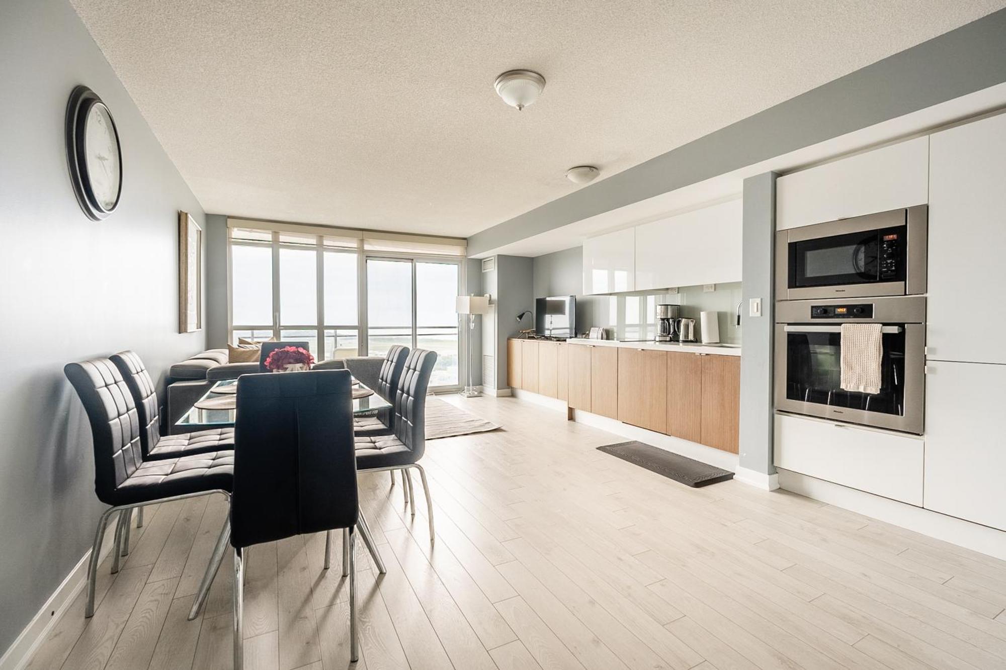 Globalstay Elegant Downtown Apartments Toronto Exterior photo