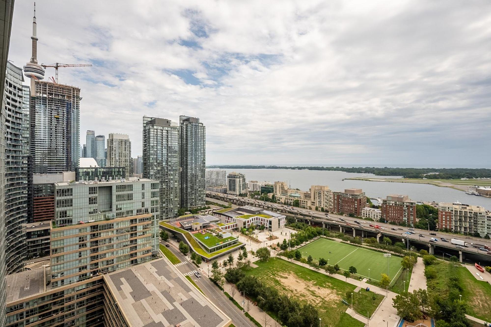 Globalstay Elegant Downtown Apartments Toronto Exterior photo