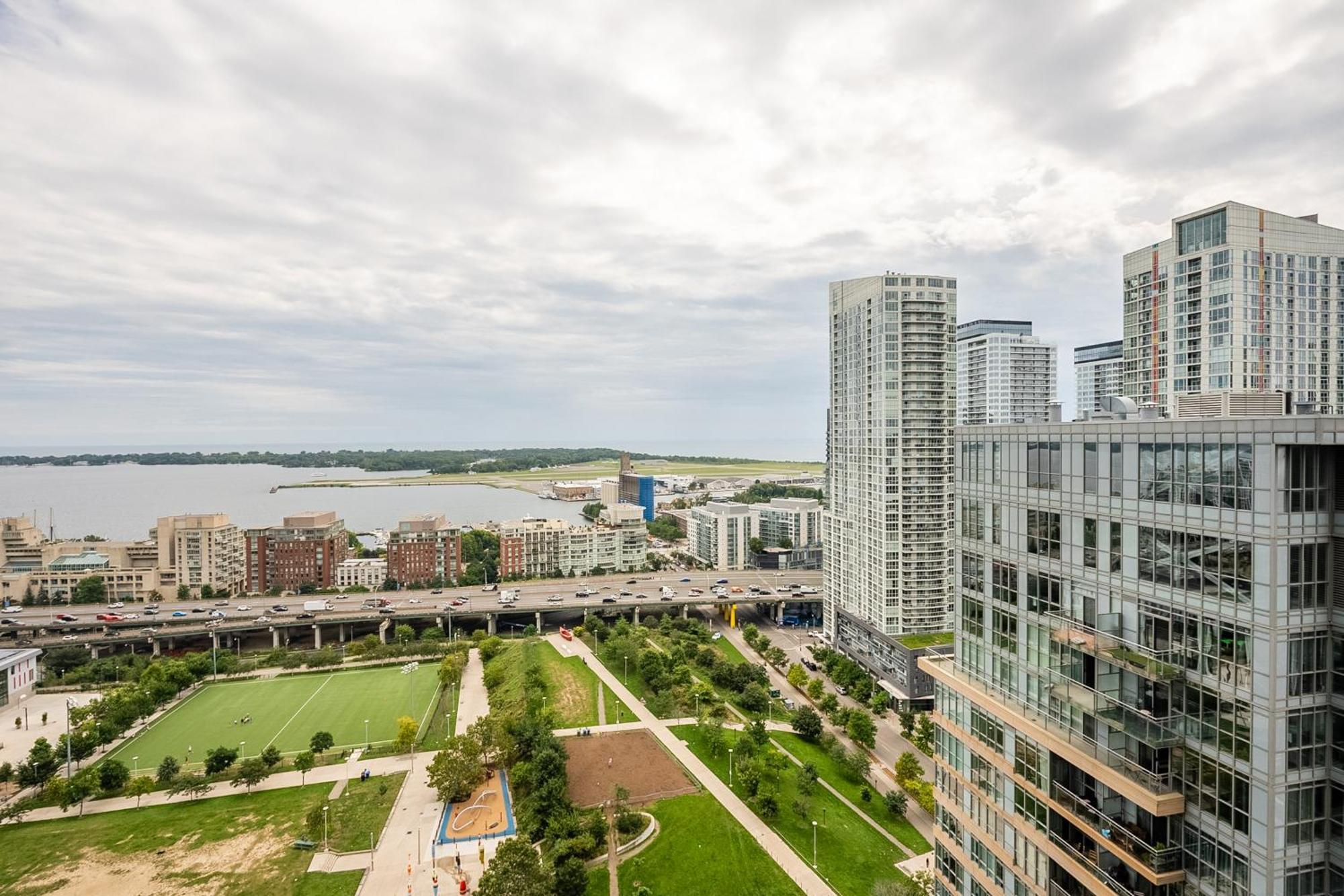 Globalstay Elegant Downtown Apartments Toronto Exterior photo