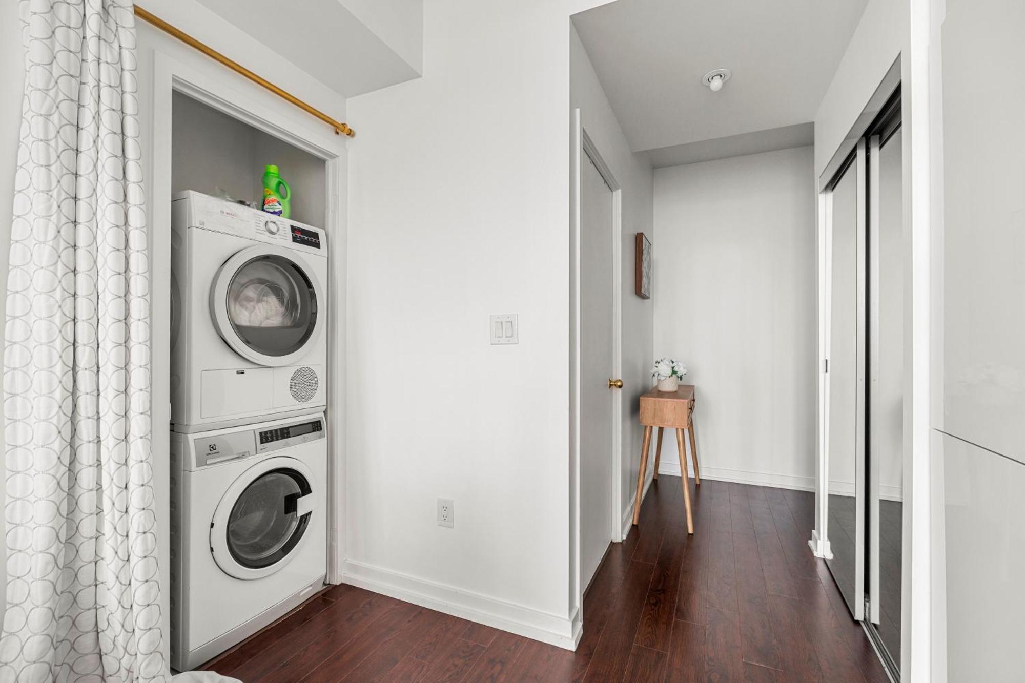 Globalstay Elegant Downtown Apartments Toronto Exterior photo
