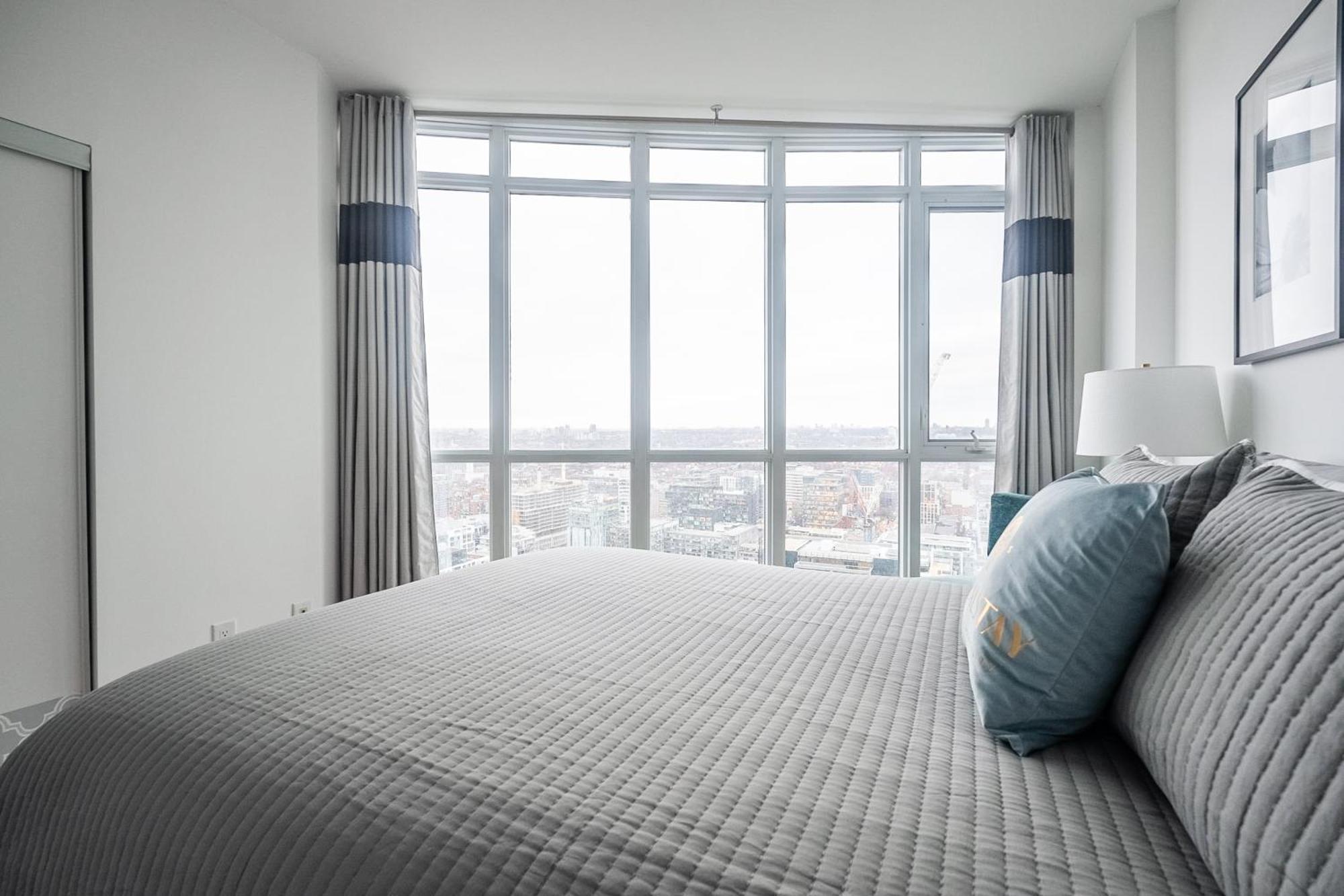 Globalstay Elegant Downtown Apartments Toronto Exterior photo