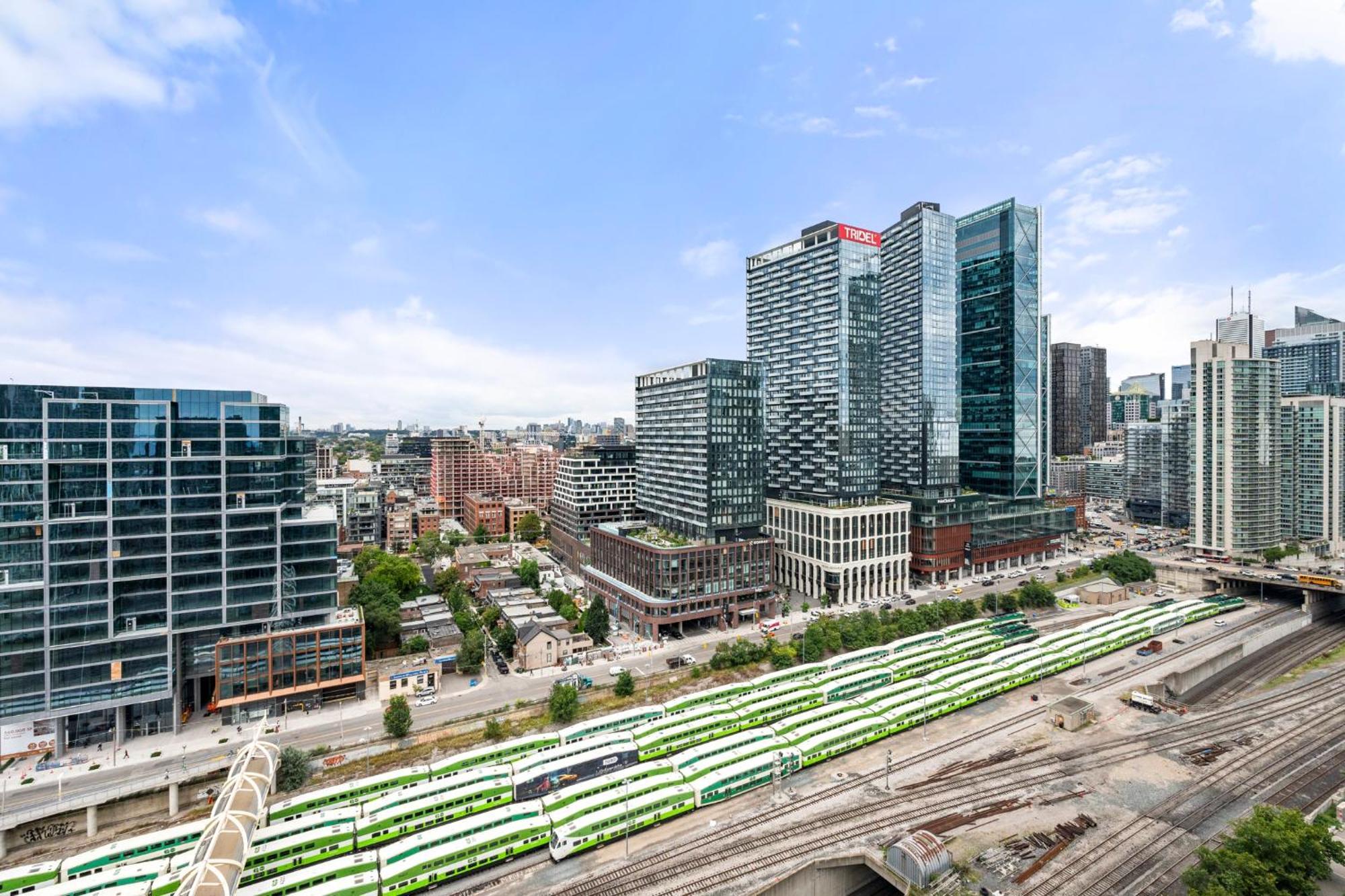 Globalstay Elegant Downtown Apartments Toronto Exterior photo